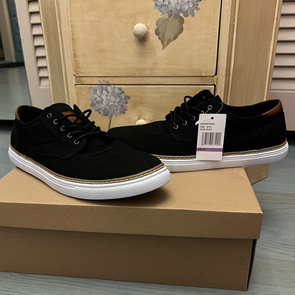 NIB STEVE MADDEN SHOES